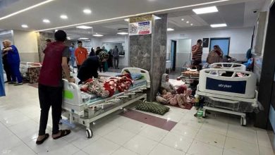 صورة مستشفى في غزة يعلن مقتل 20 شخصا بينهم أطفال في قصف إسرائيلي