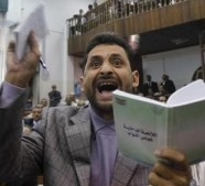 صورة برلماني متحوث في صنعاء يفتح النار على سلطة الانقلاب الحوثية ويشكو الظلم والجوع والفقر
