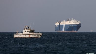 صورة بريطانية تكشف عن محاولة اختطاف فاشلة لسفينة في السواحل  اليمنية