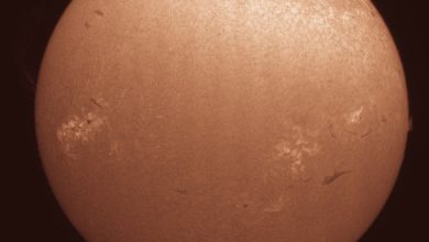 صورة من سماء أبوظبي.. «الختم الفلكي» يرصد أقوى عاصفة مغناطيسية شهدتها الأرض منذ 21 عاماً