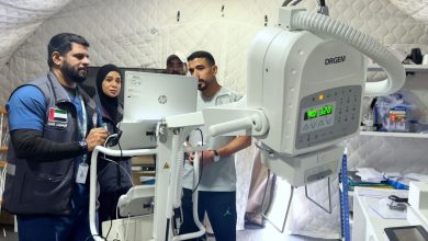 صورة «الفارس الشهم3» تُسلم وزارة الصحة في قطاع غزة سيارة إسعاف وجهاز أشعة