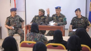 صورة قائد قوات الأمن الخاصة بمارب : مليشيا الحوثي الإرهابية تستخدم النساء والأطفال لزعزعة الأمن  وسنقدم الدعم للشرطة النسائية