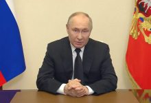 صورة بوتين يقيل وزير الدفاع الروسى شويغو ويعين نائبا سابقا لرئيس الوزراء خلفا له