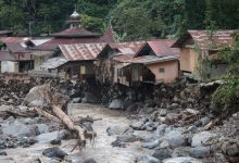 صورة 41 قتيلا و17 مفقودا جراء فيضانات وتدفق حمم بركانية باردة في سومطرة الإندونيسية