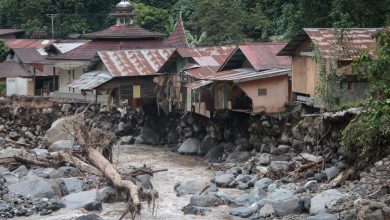 صورة 41 قتيلا و17 مفقودا جراء فيضانات وتدفق حمم بركانية باردة في سومطرة الإندونيسية