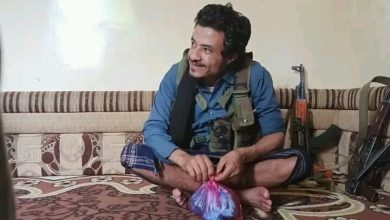 صورة السناوي بطل معركة ماوية.. قصة شاب فتك بالحوثيين قبل أن يسقط شهيدا