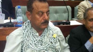 صورة برلماني متحوث مخاطباً المليشيات :اسمحوا لي بمغادرة صنعاء أو سأغادر بدون إذن