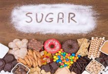 صورة لماذا لا يمكن تجنب السكر بشكل كامل؟.. موجود في أطعمة لن تتخيلها