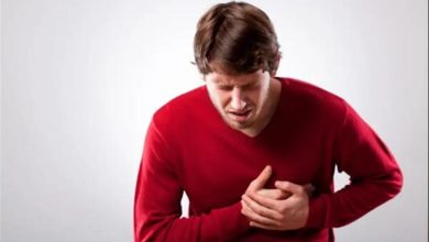 صورة ما أعراض وأسباب الإصابة بالانزلاق الغضروفي الصدري؟