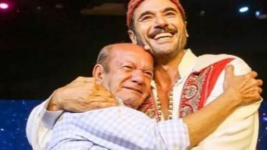 صورة لطفي لبيب يتحدث عن موقف أحمد عز معه في مسرحية “علاء الدين”
