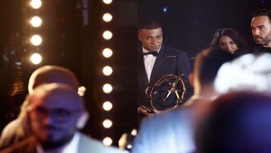 صورة بعد إعلان رحيله.. مبابي يحصد جائزة أفضل لاعب في فرنسا (صور)