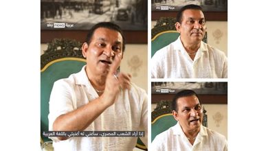 صورة شبيه مبارك يثير الجدل من جديد:”أتمنى مقابلة محمد صلاح وأغني بالعربي قريبا”