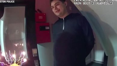 صورة شاب يتصل بالشرطة في عيد ميلاده أكثر من مرة.. والسبب مفاجأة (فيديو)
