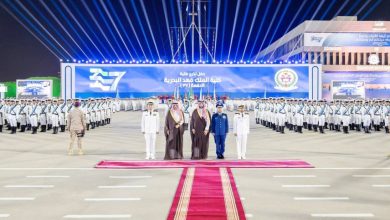 صورة وزير الدفاع يرعى تخريج طلاب كلية الملك فهد البحرية  أخبار السعودية