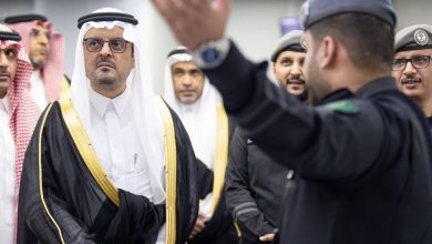 صورة نائب أمير منطقة مكة المكرمة يزور مركز العمليات الموحد  أخبار السعودية