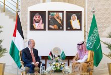 صورة وزير الخارجية يبحث مع رئيس الوزراء الفلسطيني تطورات غزة ورفح  أخبار السعودية