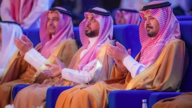 صورة الأمير سلمان بن سلطان يرعى حفل تخرّج طلاب وطالبات البرامج الصحية بتجمع المدينة المنورة الصحي  أخبار السعودية