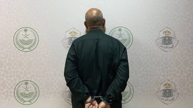 صورة شرطة مكة: إحالة وافد بتأشيرة «زيارة» إلى «النيابة» لترويجه حملات حج وهمية ومضللة  أخبار السعودية