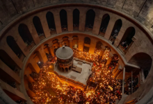 صورة الكنائس المسيحية في بيت لحم تحيي “سبت النور” بالشعائر الدينية