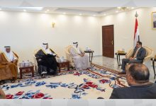 صورة وزير الخارجية ورئيس الوزراء اليمني يبحثان العلاقات الثنائية والأوضاع الإقليمية