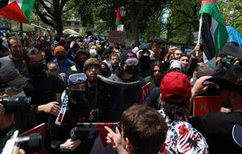 صورة رغم الاعتقالات.. الطلاب يواصلون الاحتجاج في الجامعات الأمريكية