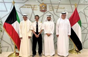 صورة السفير الإماراتي استقبل «الرياضات الجوية الكويتية»