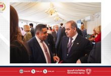 صورة سفير البحرين في لندن يقيم حفل استقبال لجمعية أصدقاء البحرين لدى المملكة المتحدة