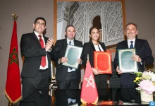صورة توقيع اتفاقية بين المغرب وفرنسا لتعزيز التعاون في مجال المكتبات