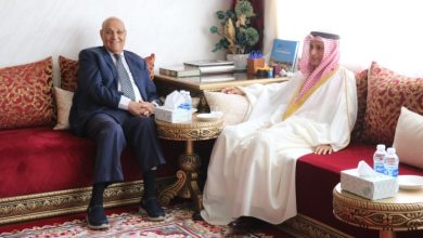 صورة عمدة مدينة العيون بالمملكة المغربية يستقبل القنصل العام لمملكة البحرين