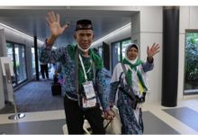 صورة مغادرة أولى رحلات حجاج مبادرة “طريق مكة” من إندونيسيا متجهة إلى المملكة