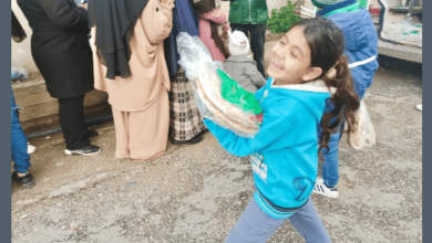 صورة «سلمان للإغاثة» يوزع 355 سلة غذائية في باكستان و25 ألف ربطة خبز يوميًا للأسر اللاجئة شمال لبنان
