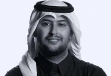 صورة مصمم عطور سعودي يحصد جوائز عالمية لتصميمه عطراً برائحة الطين