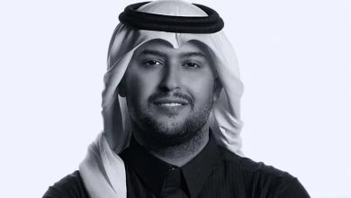 صورة مصمم عطور سعودي يحصد جوائز عالمية لتصميمه عطراً برائحة الطين