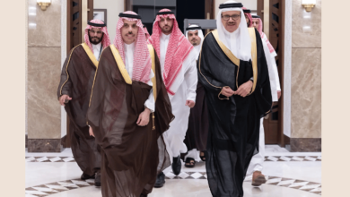 صورة وزير الخارجية يصل البحرين للمشاركة في الاجتماع التحضيري لمجلس الجامعة العربية