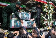 صورة بدء مراسم تشييع جثامين الرئيس الإيراني ومرافقيه
