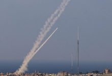 صورة إطلاق 4 صواريخ من رفح على مستوطنة كرم أبو سالم