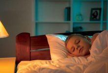 صورة طرق فعالة لتنظيم نوم الطفل