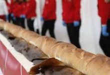 صورة إنتاج أكبر رغيف خبز فرنسي في العالم