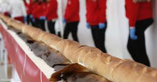 صورة إنتاج أكبر رغيف خبز فرنسي في العالم