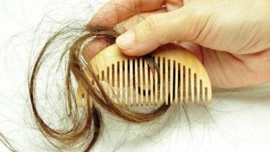 صورة إلى ماذا يدل تساقط الشعر وجفاف الجلد؟