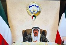 صورة أمير الكويت يقرر حل مجلس الأمة ووقف بعض مواد الدستور لمدة لا تزيد عن 4 سنوات