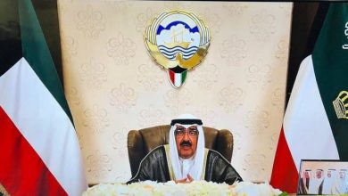 صورة أمير الكويت يقرر حل مجلس الأمة ووقف بعض مواد الدستور لمدة لا تزيد عن 4 سنوات