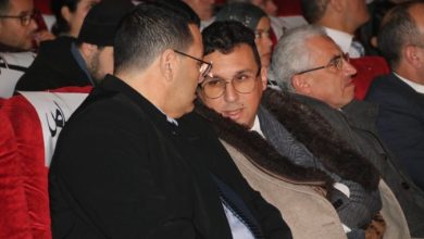 صورة الإبقاء على مستشار وزير العدل السابق رهن الاعتقال بعد نقله إلى محكمة تطوان بسبب فضيحة « الوظيفة مقابل المال »